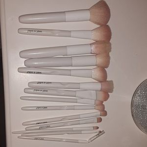 wet n wild Makeup - 14 pc wet n wild makeup brush collection wet n wild Makeup - 14 pc wet n wild makeup brush collection